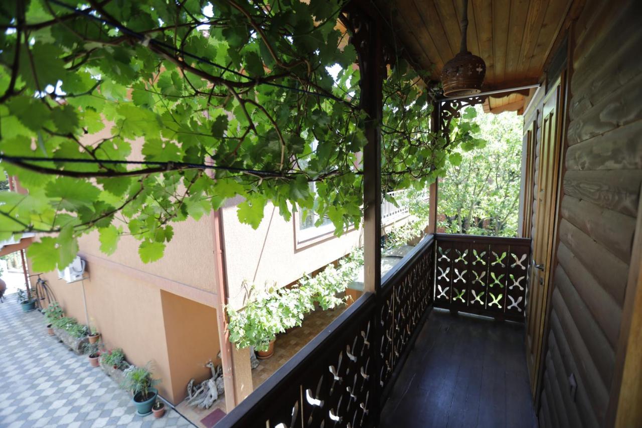 Casa De Khasia Sugdidi Exterior foto