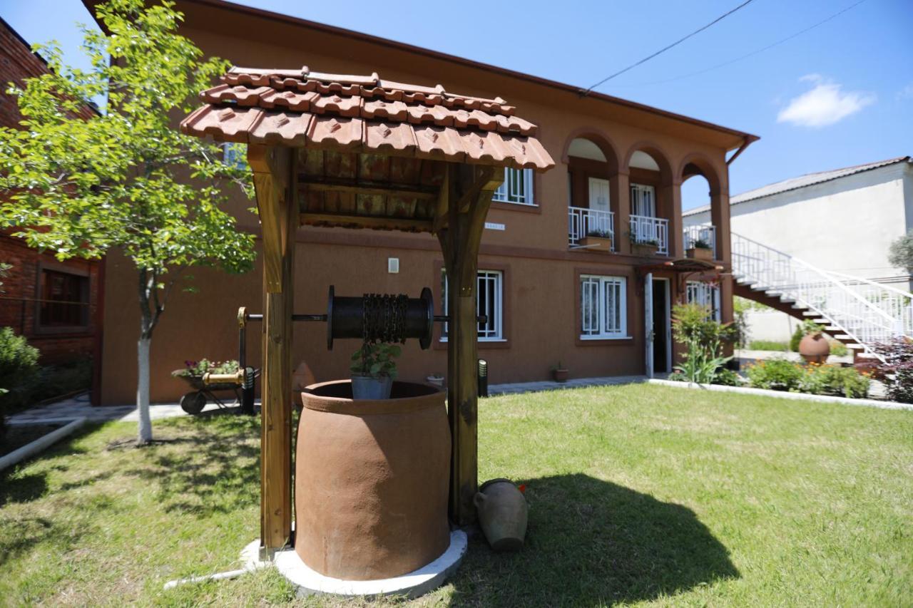 Casa De Khasia Sugdidi Exterior foto
